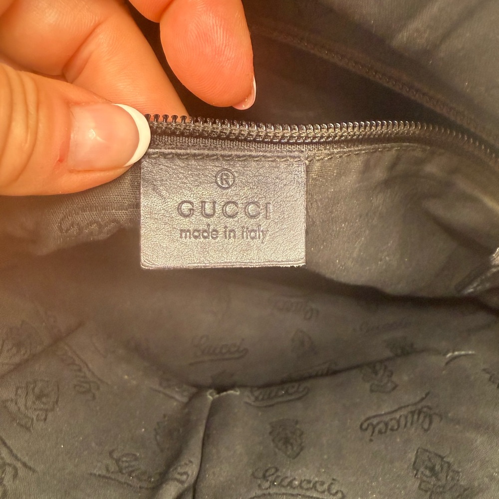 Gucci ๐ฅ EUC messenger bag authentic super clean nicest one online w/ dustbag - Picture 14 of 17